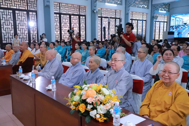 Buổi tọa đàm thu hút sự quan tâm đặc biệt của nhiều bạn trẻ là sinh viên, nghiên cứu sinh