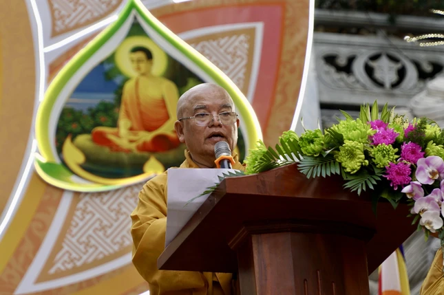 Hòa thượng Thích Thiện Hòa tuyên đọc Thông điệp Phật đản Phật lịch 2569 của Đức Pháp chủ GHPGVN