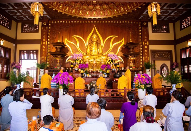 Hiếu hạnh, giá trị cốt lõi của đạo Phật và truyền thống dân tộc, được Phật tử khắc ghi qua từng lời kinh, tiếng kệ