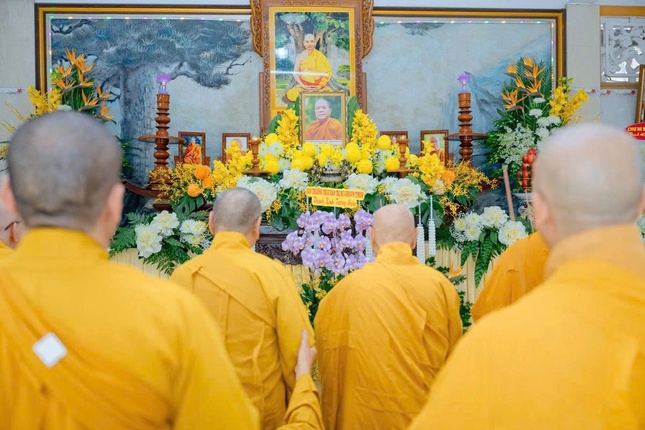 Lễ tưởng niệm diễn ra trong không khí trang nghiêm, thành kính - Ảnh: Nguyên Tài