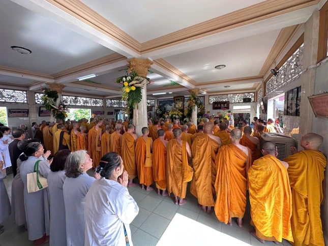 Phật tử tưởng niệm húy nhật Trưởng lão Hòa thượng Thích Giác Hà (1940-2021) Phật tử tưởng niệm húy nhật Trưởng lão Hòa thượng Thích Giác Hà (1940-2021)