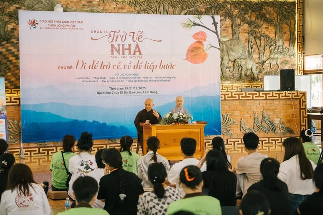 Từ một lớp kỹ năng sống tại chùa Long Phước, sau 15 năm, Câu lạc bộ Bước Chân Sen trở thành ngôi nhà chung của hàng ngàn bạn trẻ