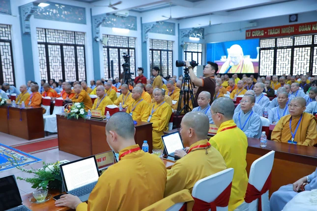 Chư tôn đức thành viên Ban Hướng dẫn Phật tử T.Ư tham gia hội nghị