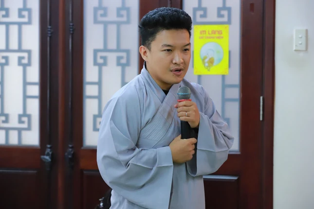 Bạn trẻ Chơn Nhân chia sẻ về niềm hạnh phúc khi tưởng nhớ về ba. Với bạn, khoảnh khắc dâng bánh, thắp hương và thưa chuyện với ba là giây phút yêu thương tròn đầy. Ba vẫn bên cạnh bạn, qua lời dạy và qua việc làm hàng ngày