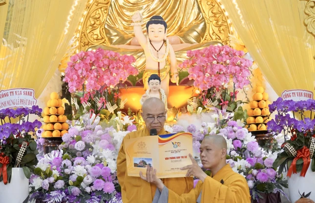 Hòa thượng Thích Nhựt Hỷ tuyên đọc Thông điệp Đại lễ Phật đản Phật lịch 2570 của Đức Pháp chủ GHPGVN