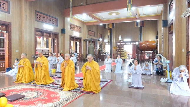 Nhất tâm cầu nguyện