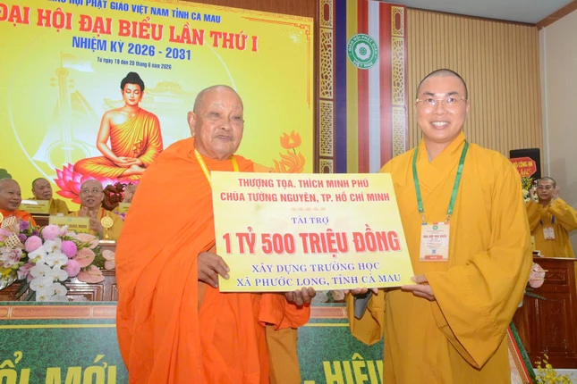 Ban Trị sự GHPGVN tỉnh Cà Mau đón nhận đóng góp công tác Phật sự - an sinh xã hội tại Đại hội Ban Trị sự GHPGVN tỉnh Cà Mau đón nhận đóng góp công tác Phật sự - an sinh xã hội tại Đại hội