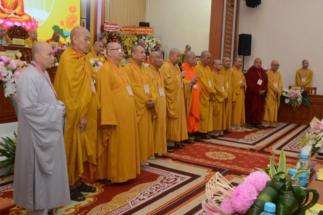 Thượng tọa Thích Giác Nghi phát biểu nhận nhiệm vụ tại Đại hội Thượng tọa Thích Giác Nghi phát biểu nhận nhiệm vụ tại Đại hội