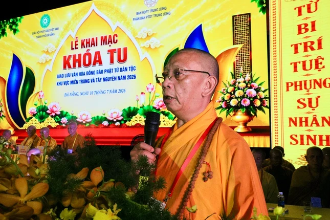 Thượng tọa Thích Quảng Tuấn phát biểu khai mạc
