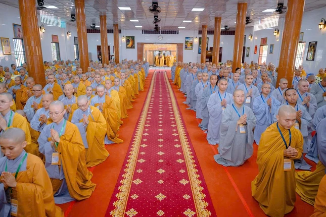 Giới tử thành kính, lắng lòng nghe ý nghĩa Đại giới đàn Giới tử thành kính, lắng lòng nghe ý nghĩa Đại giới đàn
