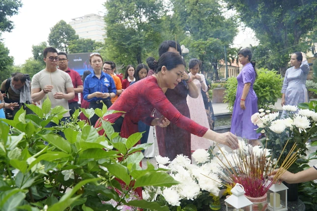 Khoảnh khắc thành kính