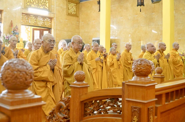 Chư tôn đức Tăng tham gia Tự tứ Phật lịch 2570