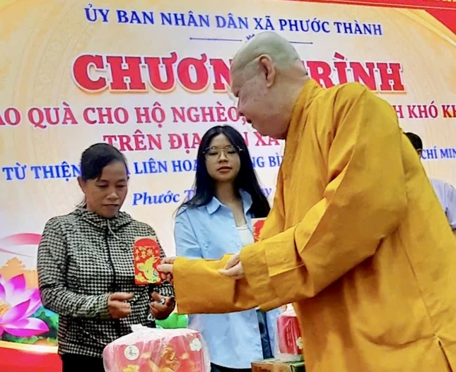 Nguồn kinh phí từ Quỹ "Không đốt vàng mã" của Chùa Liên Hoa được chuyển hóa thành hoạt động an sinh xã hội
