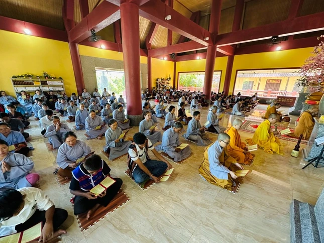 Khóa lễ tụng kinh