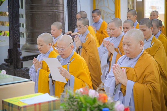 Ban Chức sự trường hạ Ni chùa Mai Sơn tác bạch tri ân đến chư tôn đức Ban Trị sự GHPGVN TP.HCM