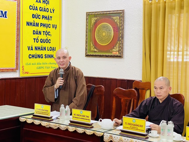 Chư tôn đức phát biểu đóng góp ý kiến Chư tôn đức phát biểu đóng góp ý kiến