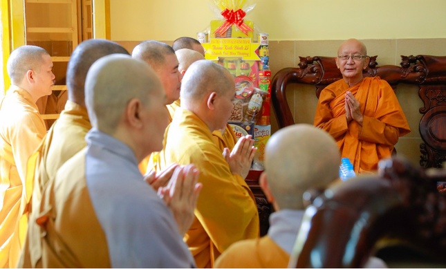 Hòa thượng Thích Minh Giác đáp từ