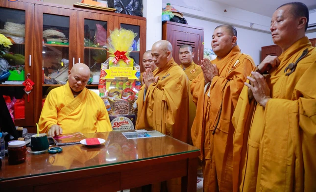 Chúc khánh tuế đến Hòa thượng Thích Tấn Đạt