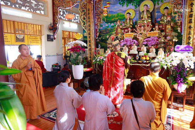 Khóa lễ cúng ngọ