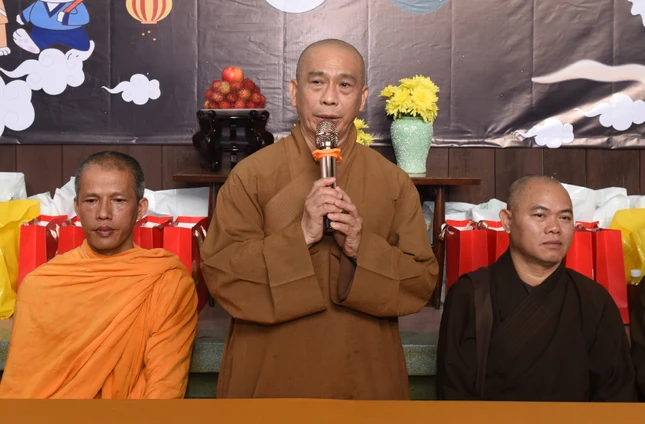 Thượng tọa Thích Tâm Chơn phát biểu Thượng tọa Thích Tâm Chơn phát biểu