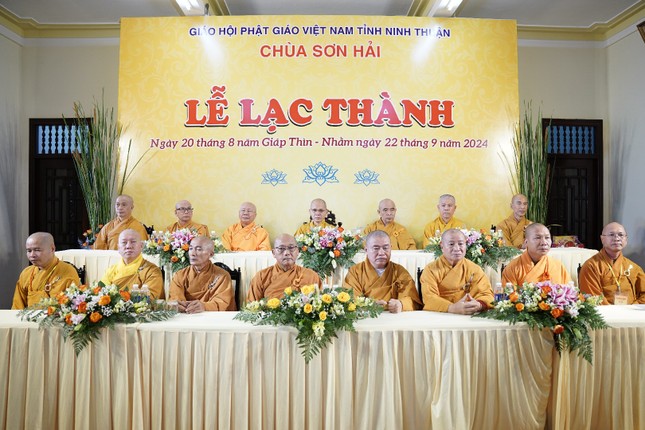 Chư tôn đức chứng minh
