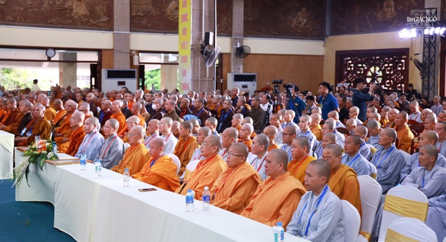 Chư tôn đức Ni tham dự