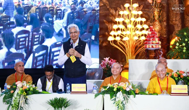 GS.Karam Tej Singh Sarao phát biểu