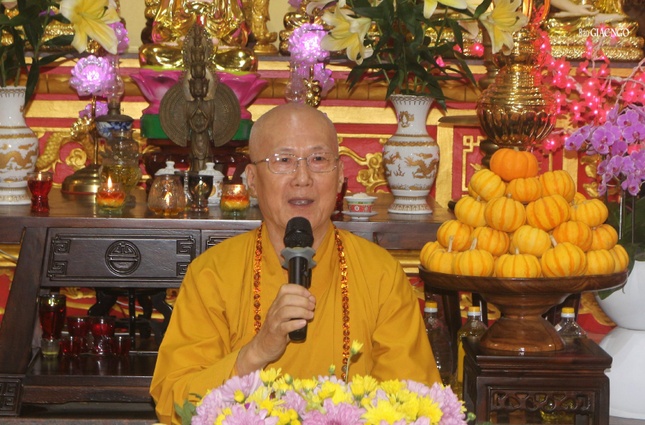 Hòa thượng Thích Chơn Không phát biểu chỉ đạo