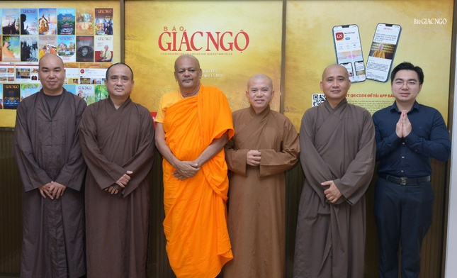 Lưu niệm tại tòa soạn Báo Giác Ngộ