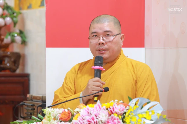 Đại đức Thích Bửu Đăng phát biểu cảm tạ Đại đức Thích Bửu Đăng phát biểu cảm tạ