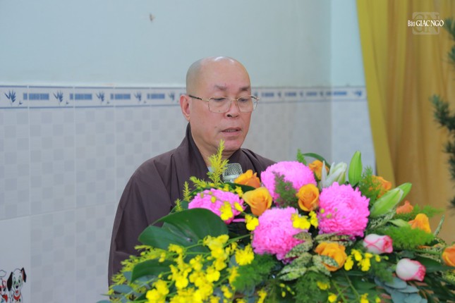 Thượng tọa Thích Đạt Đức phát biểu khai mạc