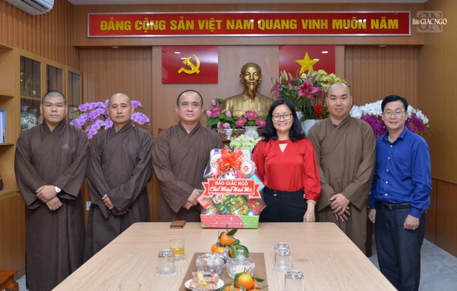 Phái đoàn chúc Tết đến Ban Dân vận Thành ủy TP.HCM Phái đoàn chúc Tết đến Ban Dân vận Thành ủy TP.HCM