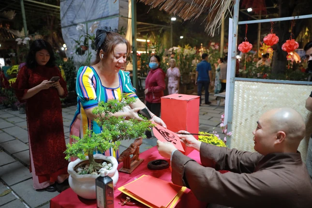 Xin chữ đầu năm