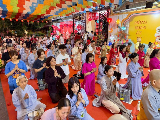 Cầu nguyện một năm mới sức khỏe, bình an Cầu nguyện một năm mới sức khỏe, bình an