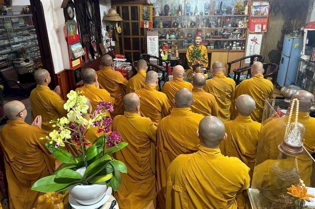 Chư Tăng chùa Phổ Quang (Q.Phú Nhuận) khánh tuế Trưởng lão Hòa thượng Thích Thanh Hùng, Ủy viên Thường trực Hội đồng Chứng minh Chư Tăng chùa Phổ Quang (Q.Phú Nhuận) khánh tuế Trưởng lão Hòa thượng Thích Thanh Hùng, Ủy viên Thường trực Hội đồng Chứng minh