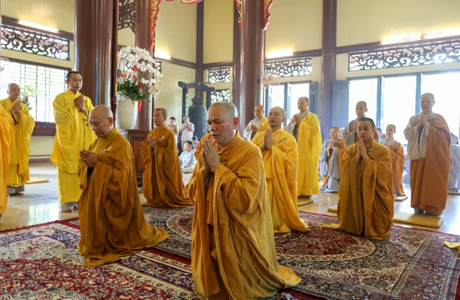 Môn đồ pháp quyến tưởng niệm