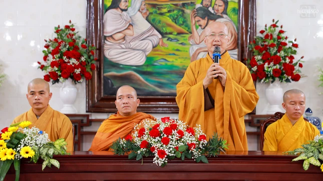 Hòa thượng Thích Chơn Không phát biểu chỉ đạo