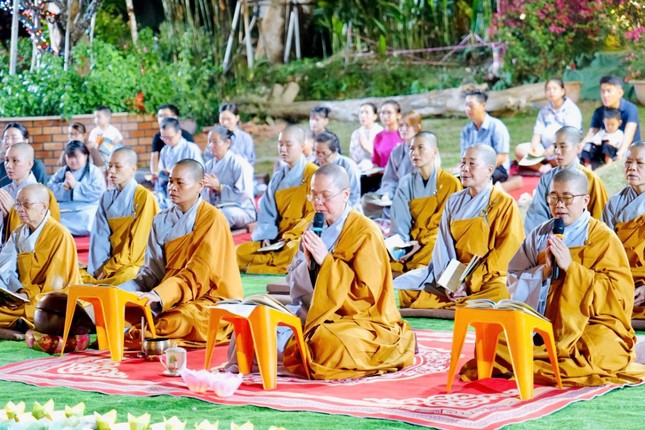 Đại chúng đồng tụng thời kinh Phổ môn