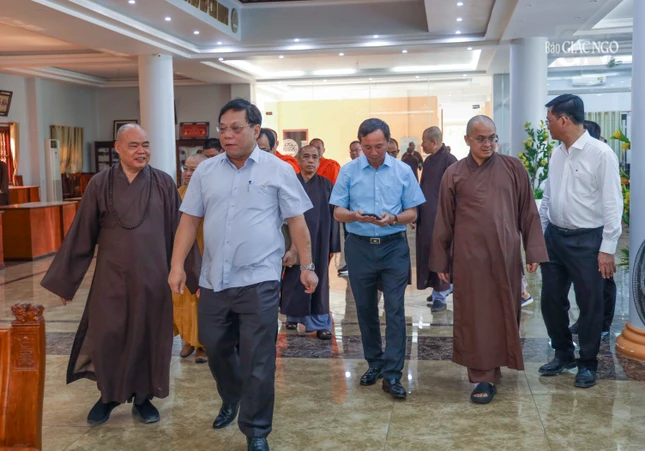 Thứ trưởng Bộ Dân tộc và Tôn giáo Nguyễn Hải Trung dẫn đầu phái đoàn Thứ trưởng Bộ Dân tộc và Tôn giáo Nguyễn Hải Trung dẫn đầu phái đoàn