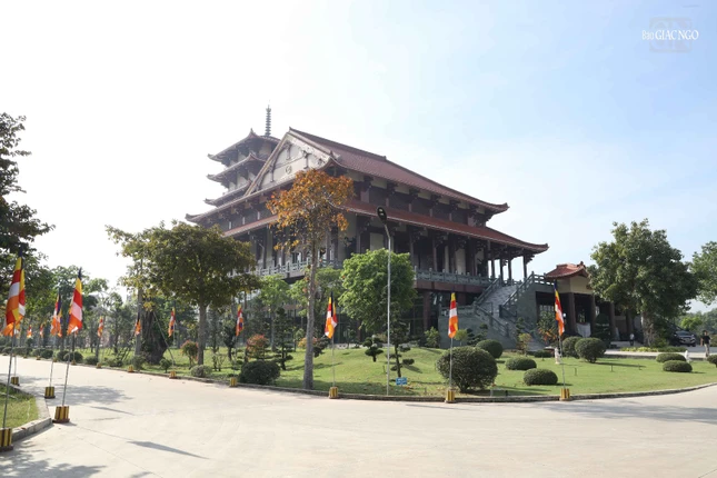 Dự kiến, Đại lễ Vesak Liên Hiệp Quốc 2025 sẽ đón tiếp 1.200 đại biểu quốc tế đến từ 85 quốc gia, vùng lãnh thổ và 2.300 đại biểu trong nước