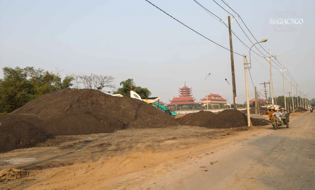 10 tuyến đường trải dài 3 xã: Lê Minh Xuân, Tân Nhật, Tân Kiêng… xung quanh Học viện được tu bổ