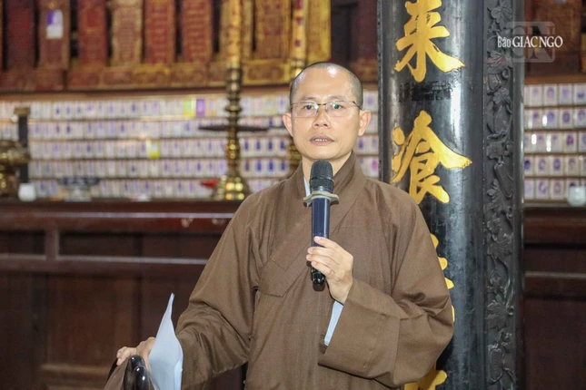 Đại đức Thích Hạnh Đức, Chánh Thư ký Ban Trị sự GHPGVN Q.Tân Bình điều phối buổi họp