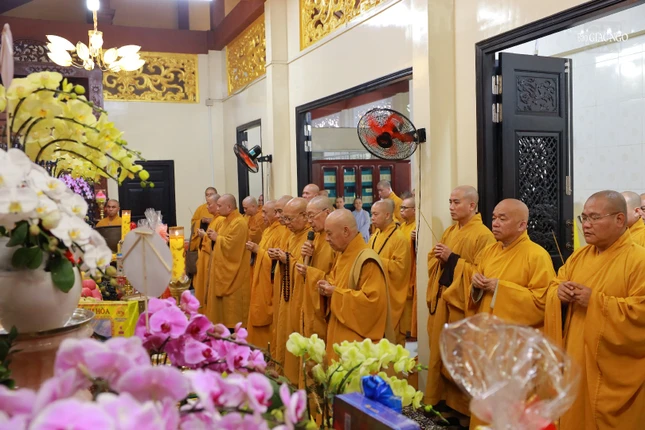 Tại chùa Dược Sư (Q.Bình Thạnh) Tại chùa Dược Sư (Q.Bình Thạnh)