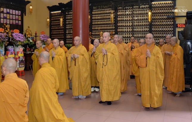 Chư tôn đức nhất tâm tưởng niệm Chư tôn đức nhất tâm tưởng niệm