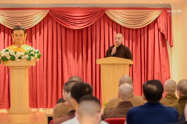 Đại đức Thích Minh Ân đọc quyết định thành lập Ban Phim, ảnh tư liệu Đại đức Thích Minh Ân đọc quyết định thành lập Ban Phim, ảnh tư liệu