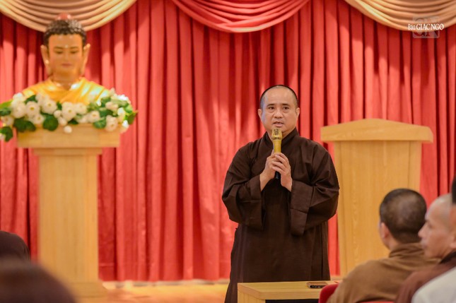 Thượng tọa Thích Tâm Hải phát biểu Thượng tọa Thích Tâm Hải phát biểu