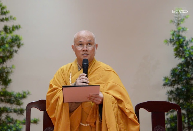 Thượng tọa Thích Giác Dũng phát biểu