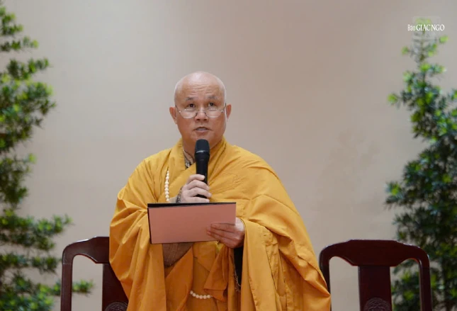 Thượng tọa Thích Giác Dũng phát biểu
