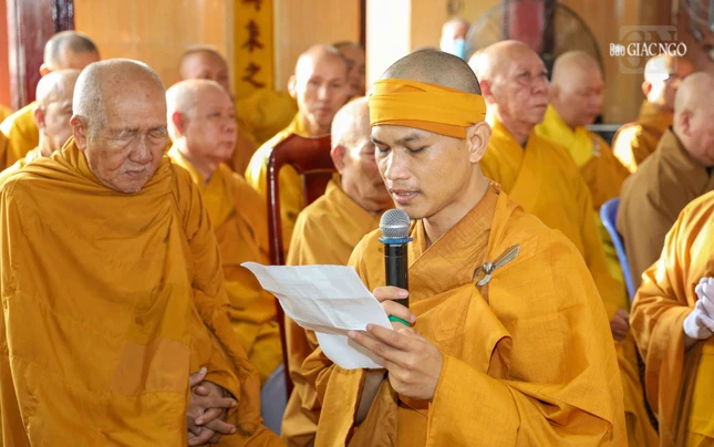 Đại đức Thích Nguyên Đạo dâng lời cảm niệm ân sư