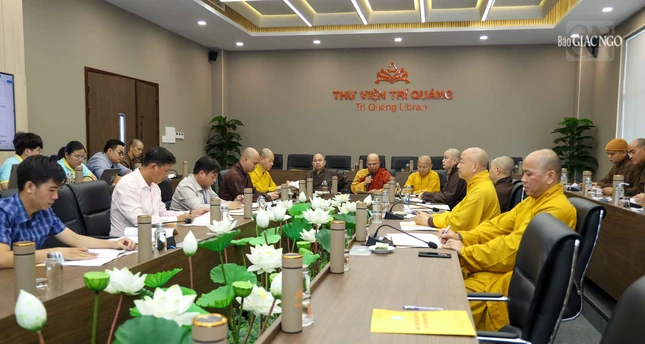 Quang cảnh phiên họp